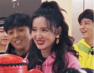 人在娱乐圈吃瓜,揭秘明星幕后故事